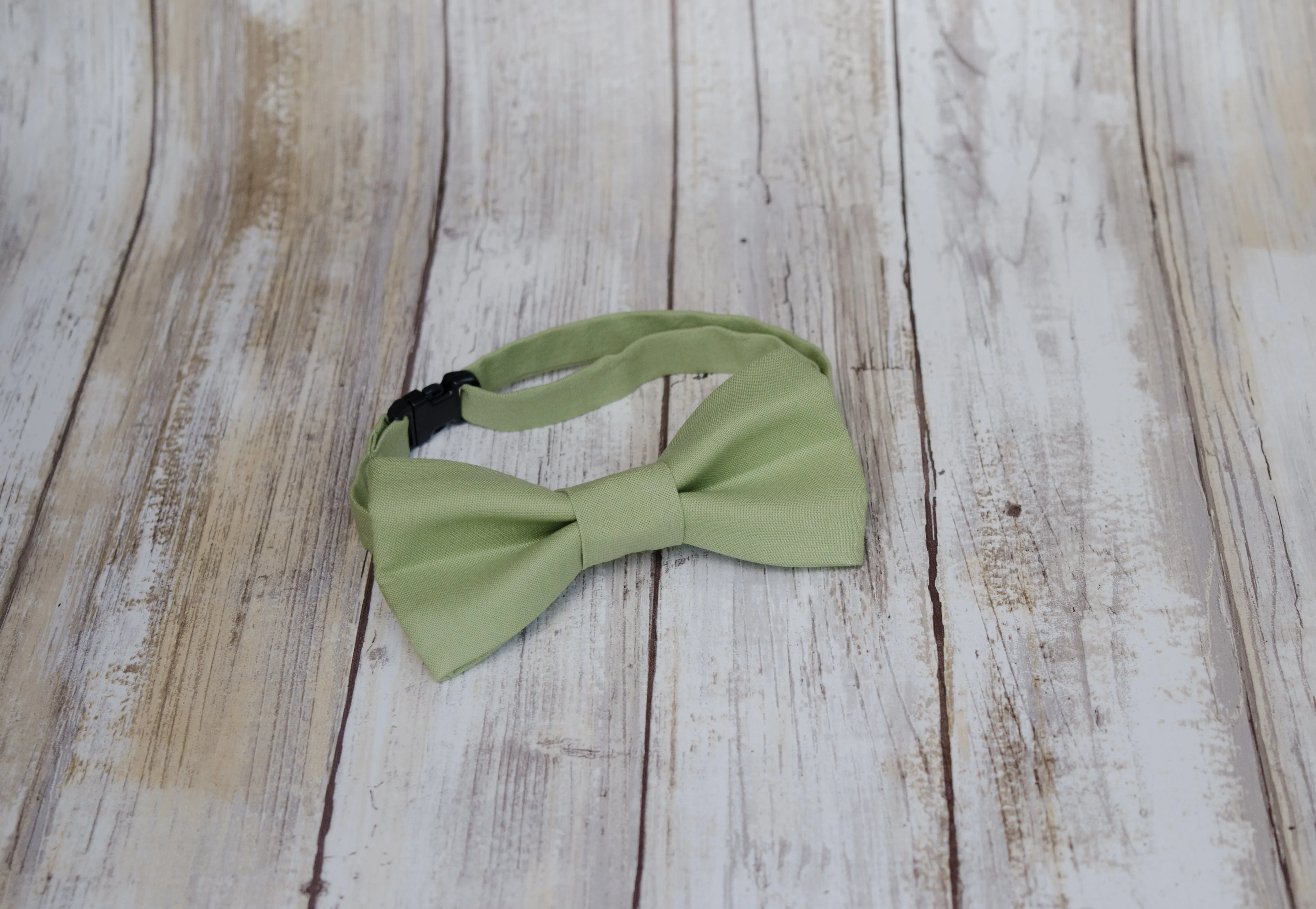 Sage Green Bow Tie (172)